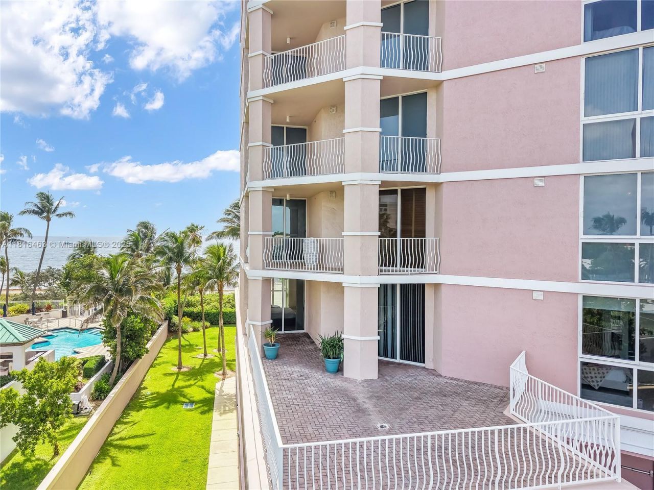 1460 S Ocean Blvd, Unit 304, Lauderdale by the Sea, FL 33062 Photo