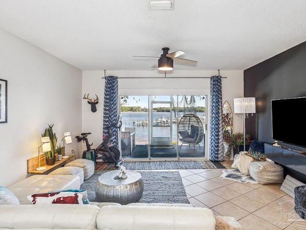 7222 Majestic Blvd, Navarre, FL 32566