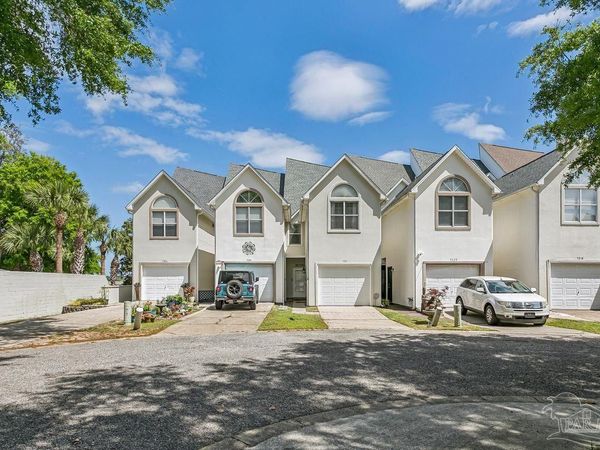 7222 Majestic Blvd, Navarre, FL 32566