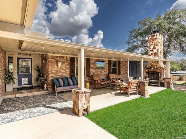 341 Ringtail, Canyon Lake, TX 78133