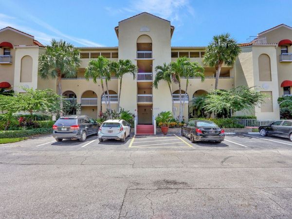 700 Uno Lago Drive, Unit 301, Juno Beach, FL 33408