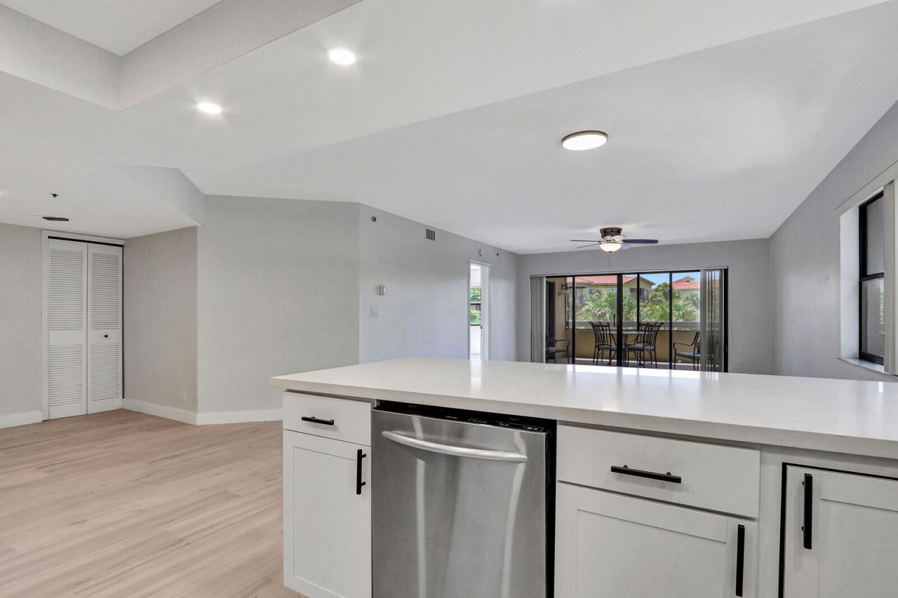 700 Uno Lago Drive, Unit 301, Juno Beach, FL 33408 Photo