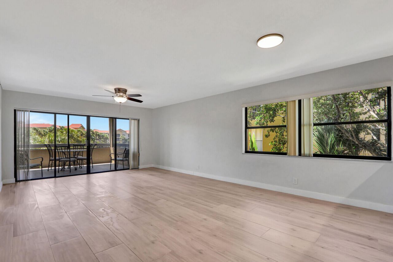 700 Uno Lago Drive, Unit 301, Juno Beach, FL 33408 Photo