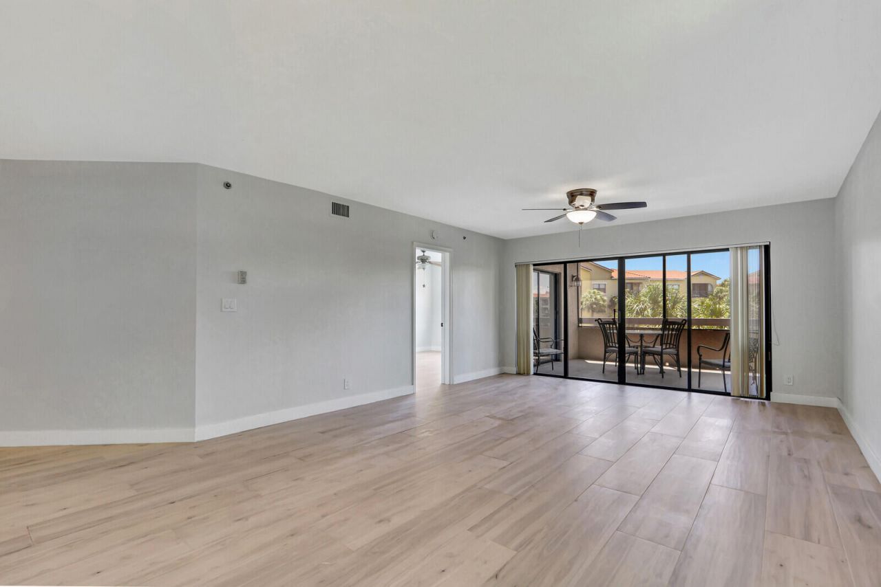 700 Uno Lago Drive, Unit 301, Juno Beach, FL 33408 Photo