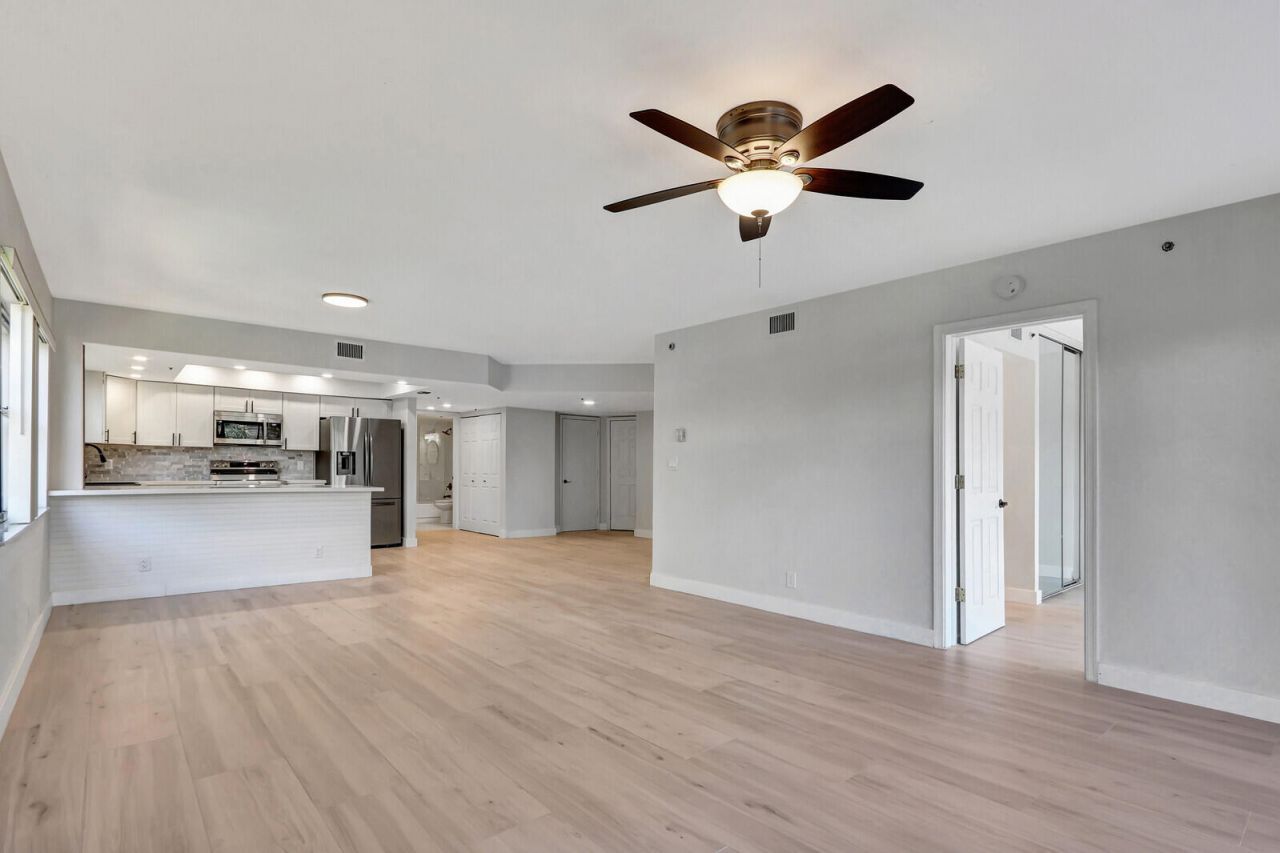 700 Uno Lago Drive, Unit 301, Juno Beach, FL 33408 Photo