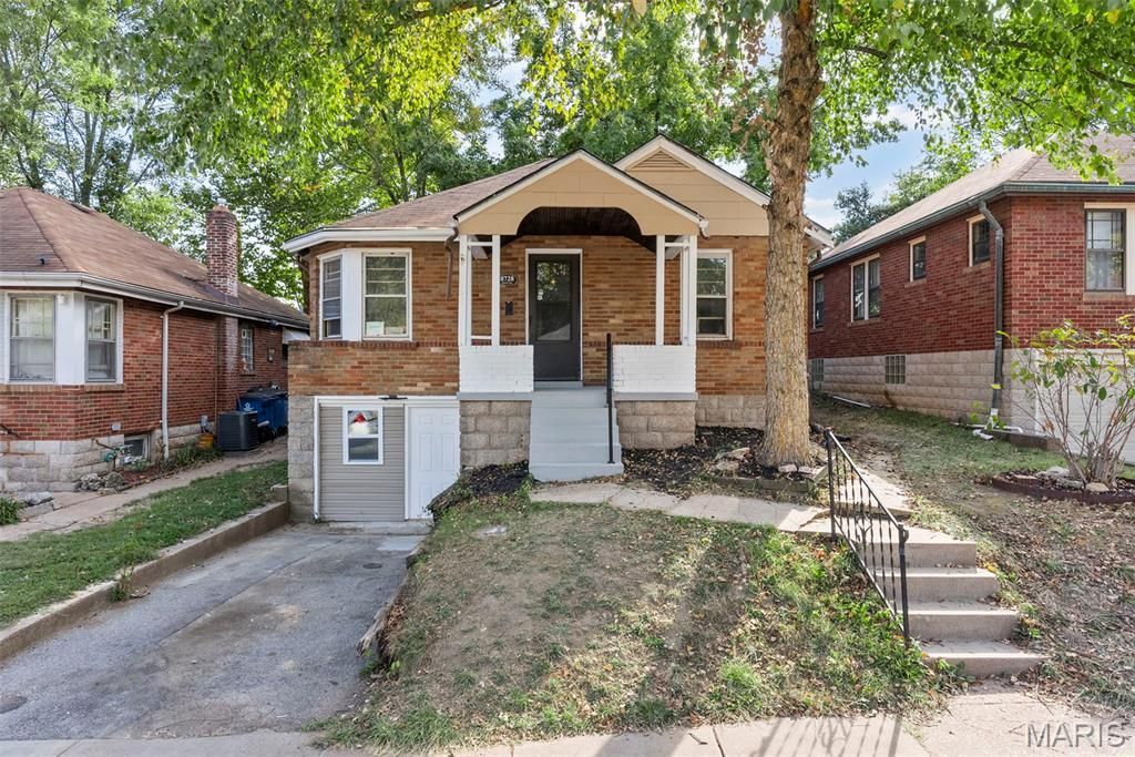 8728 Susan Avenue, Saint John, MO 63114 Main Photo