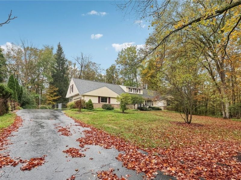 33300 S Woodland Road, Pepper Pike, OH 44124 Photo 2