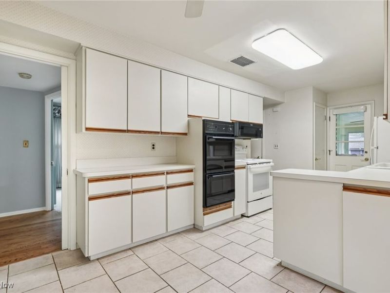 33300 S Woodland Road, Pepper Pike, OH 44124 Photo 22