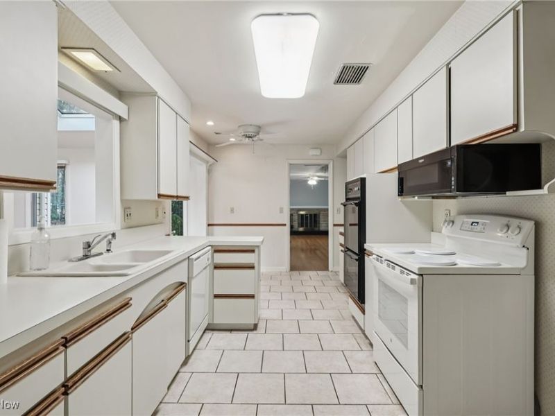 33300 S Woodland Road, Pepper Pike, OH 44124 Photo 26