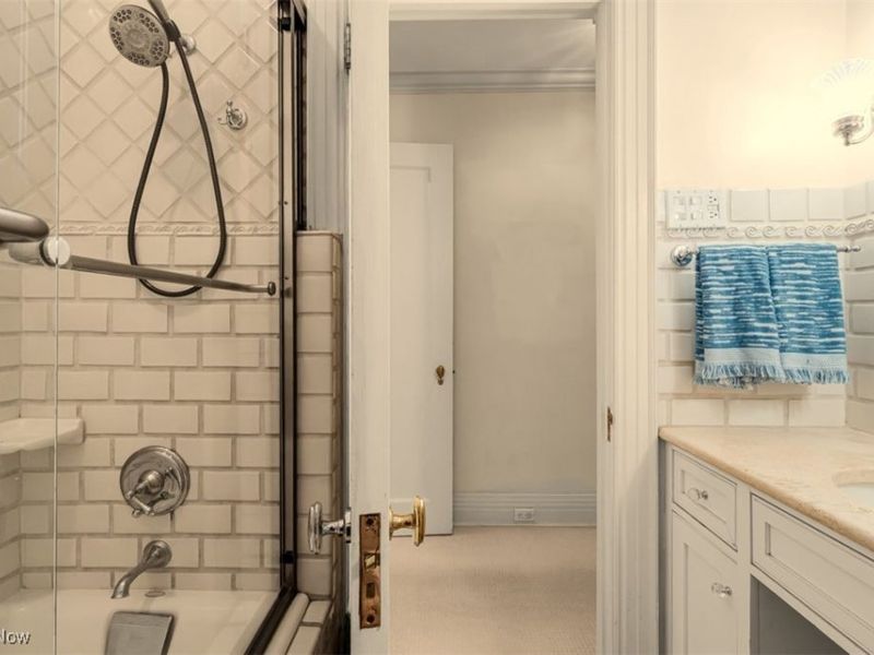 13609 Shaker Boulevard, Unit 1A, Cleveland, OH 44120 Photo 22