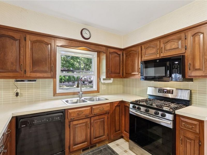 252 Yoder Boulevard, Avon Lake, OH 44012 Photo 23