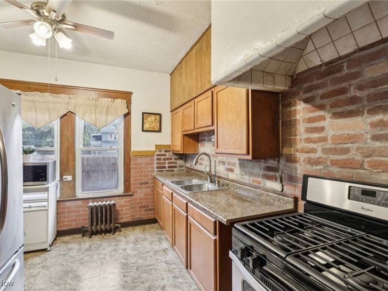 9502 Raymond Avenue, Cleveland, OH 44104 Photo 15