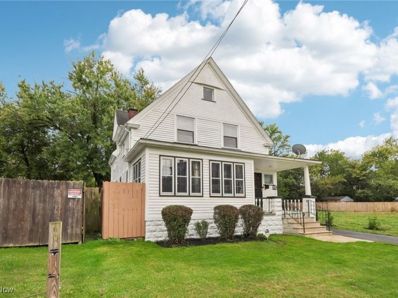 9502 Raymond Avenue, Cleveland, OH 44104 Photo 2