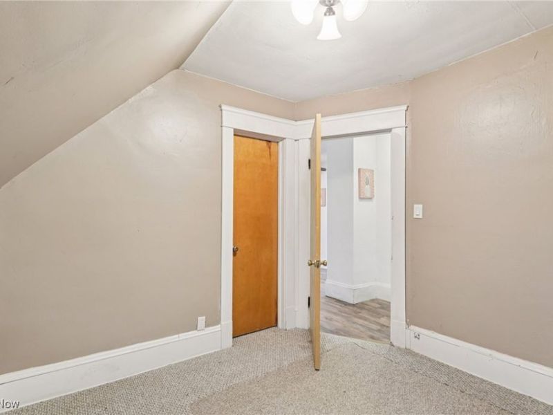 9502 Raymond Avenue, Cleveland, OH 44104 Photo 30