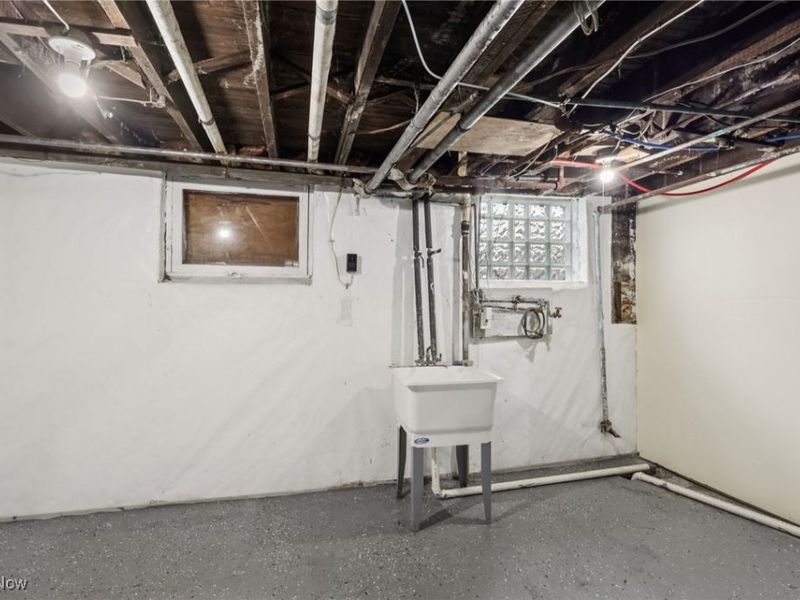 9502 Raymond Avenue, Cleveland, OH 44104 Photo 32