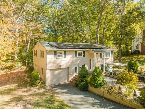 6 Marion, East Lyme, CT 06333