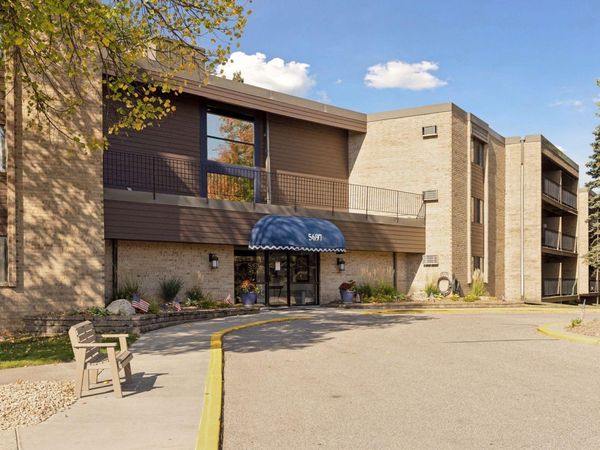 5697 Green Circle Drive, Unit 219, Minnetonka, MN 55343
