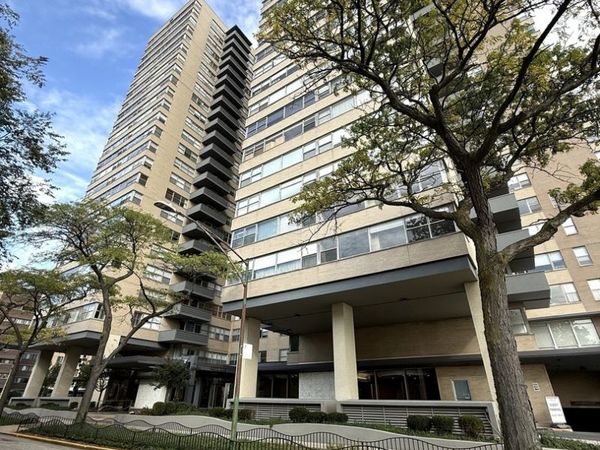 6301 N SHERIDAN Road, Unit 19V, Chicago, IL 60660