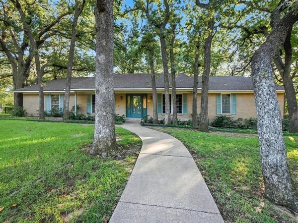 924 Ridgecrest Circle, Denton, TX 76205