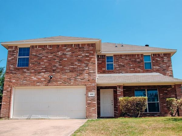 4707 Valleyview Drive, Mansfield, TX 76063