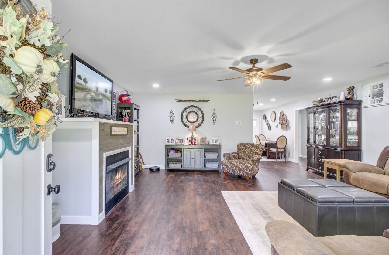 442 Rhode Drive Photo 5