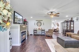 442 Rhode Drive photo 4