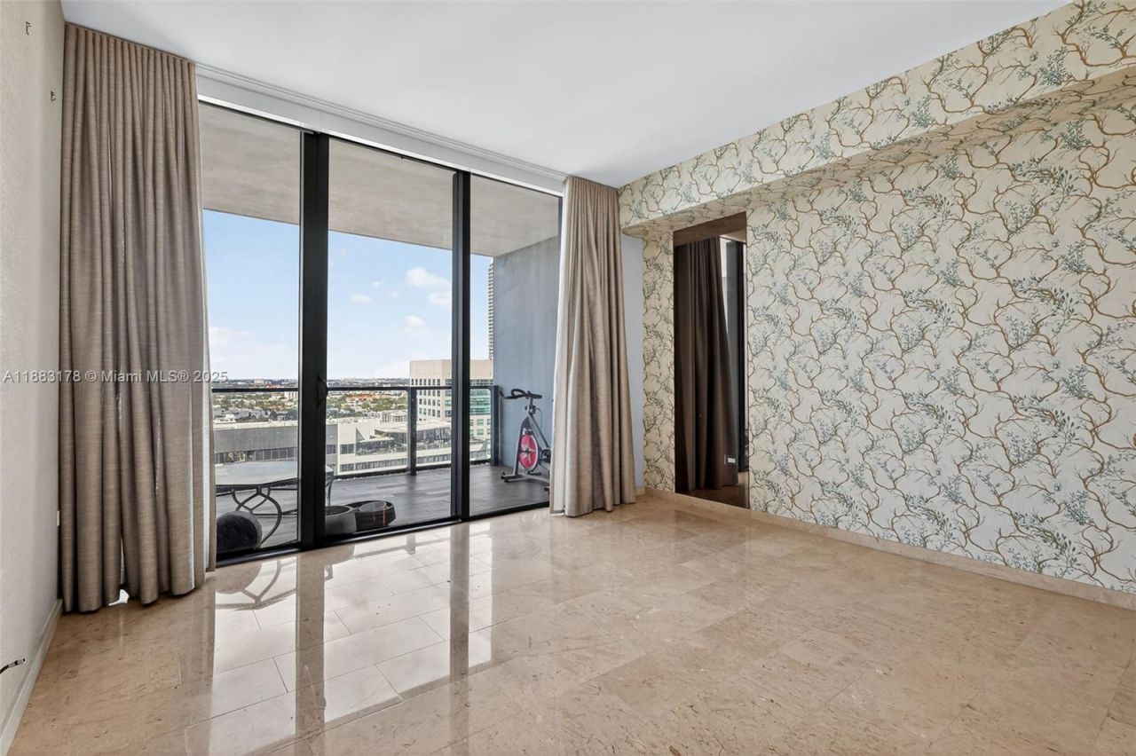 88 SW 7th St, Unit 2402, Miami, FL 33130 Photo