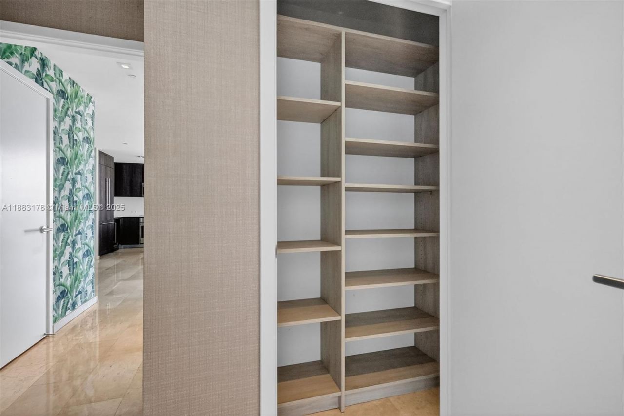 88 SW 7th St, Unit 2402, Miami, FL 33130 Photo