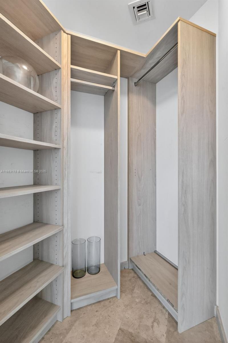 88 SW 7th St, Unit 2402, Miami, FL 33130 Photo