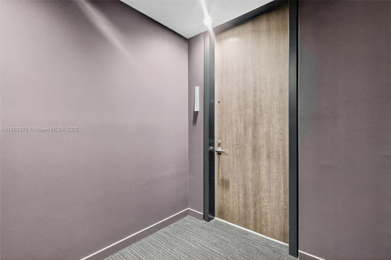 88 SW 7th St, Unit 2402, Miami, FL 33130 Photo