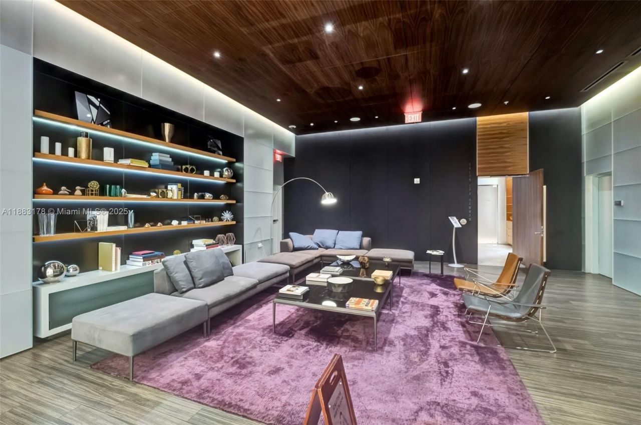 88 SW 7th St, Unit 2402, Miami, FL 33130 Photo