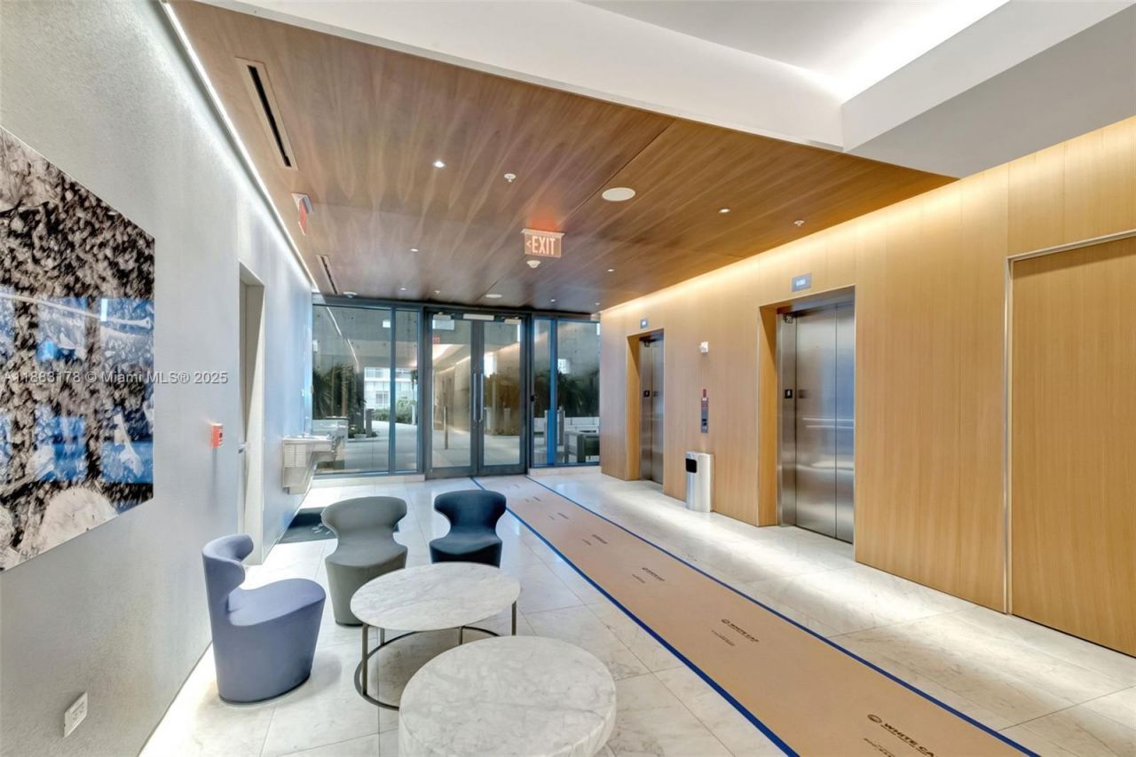 88 SW 7th St, Unit 2402, Miami, FL 33130 Photo