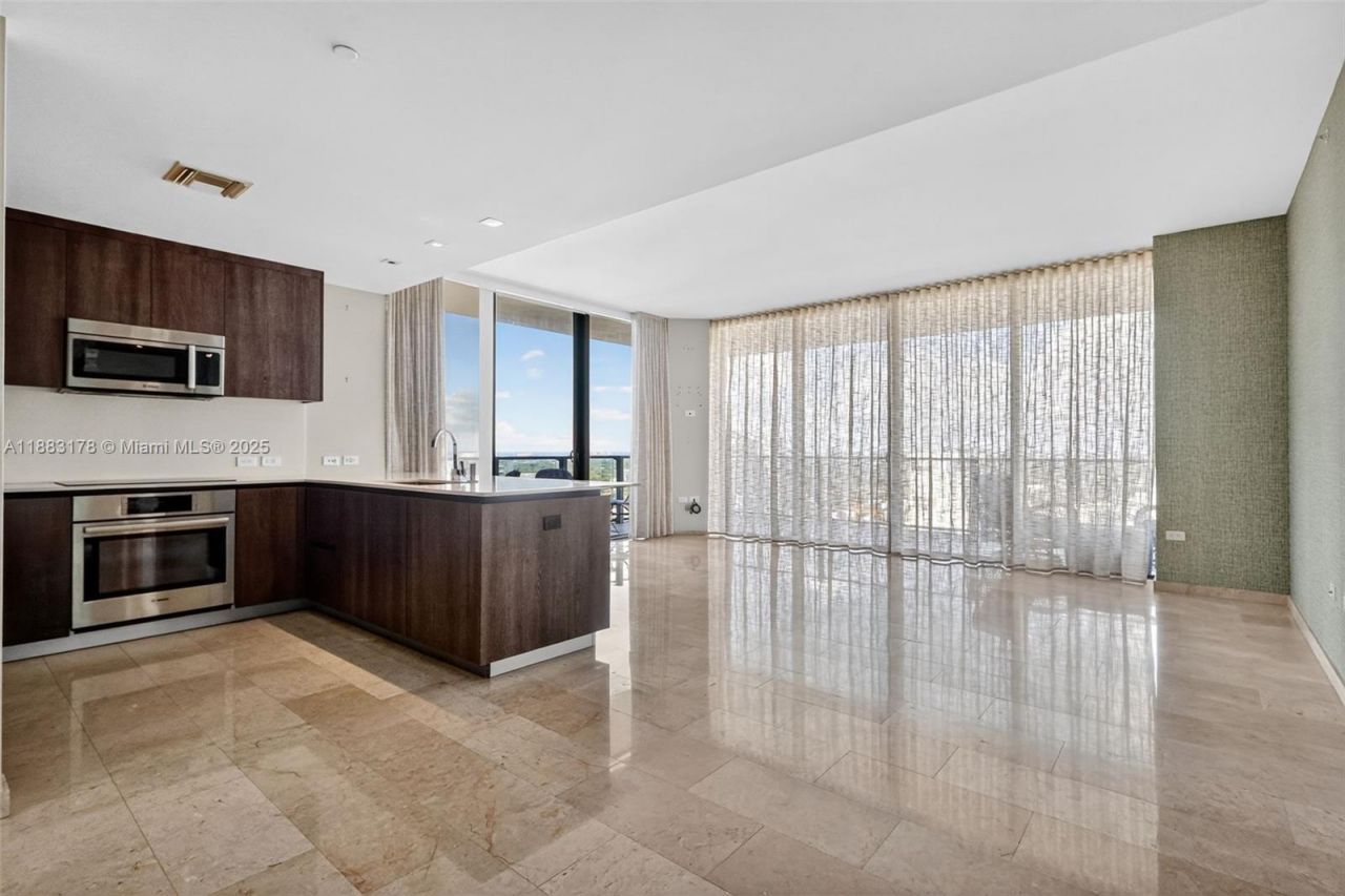 88 SW 7th St, Unit 2402, Miami, FL 33130 Photo