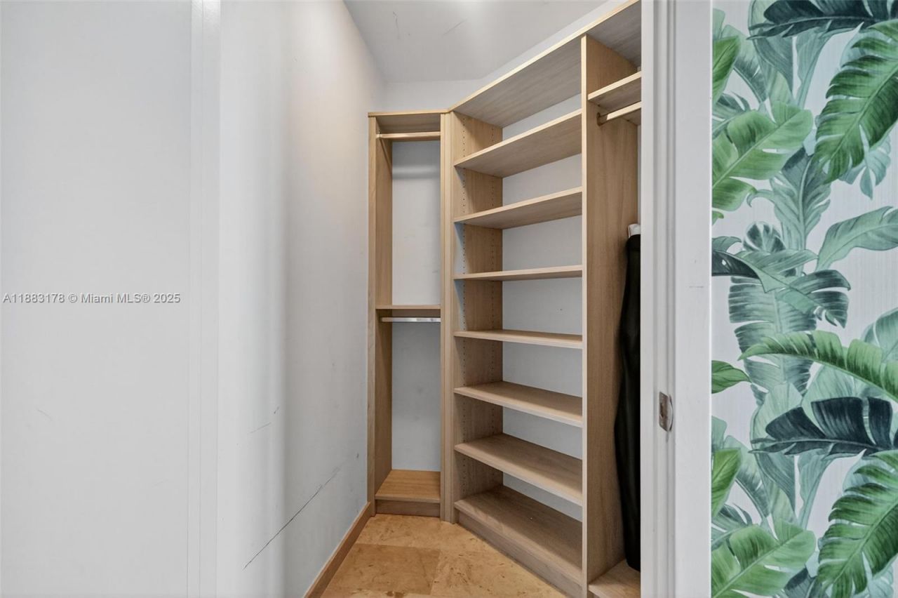 88 SW 7th St, Unit 2402, Miami, FL 33130 Photo