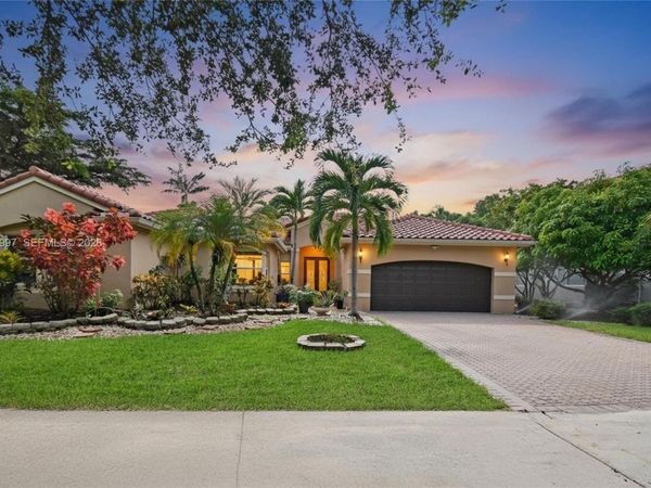 523 Stonemont Dr, Weston, FL 33326