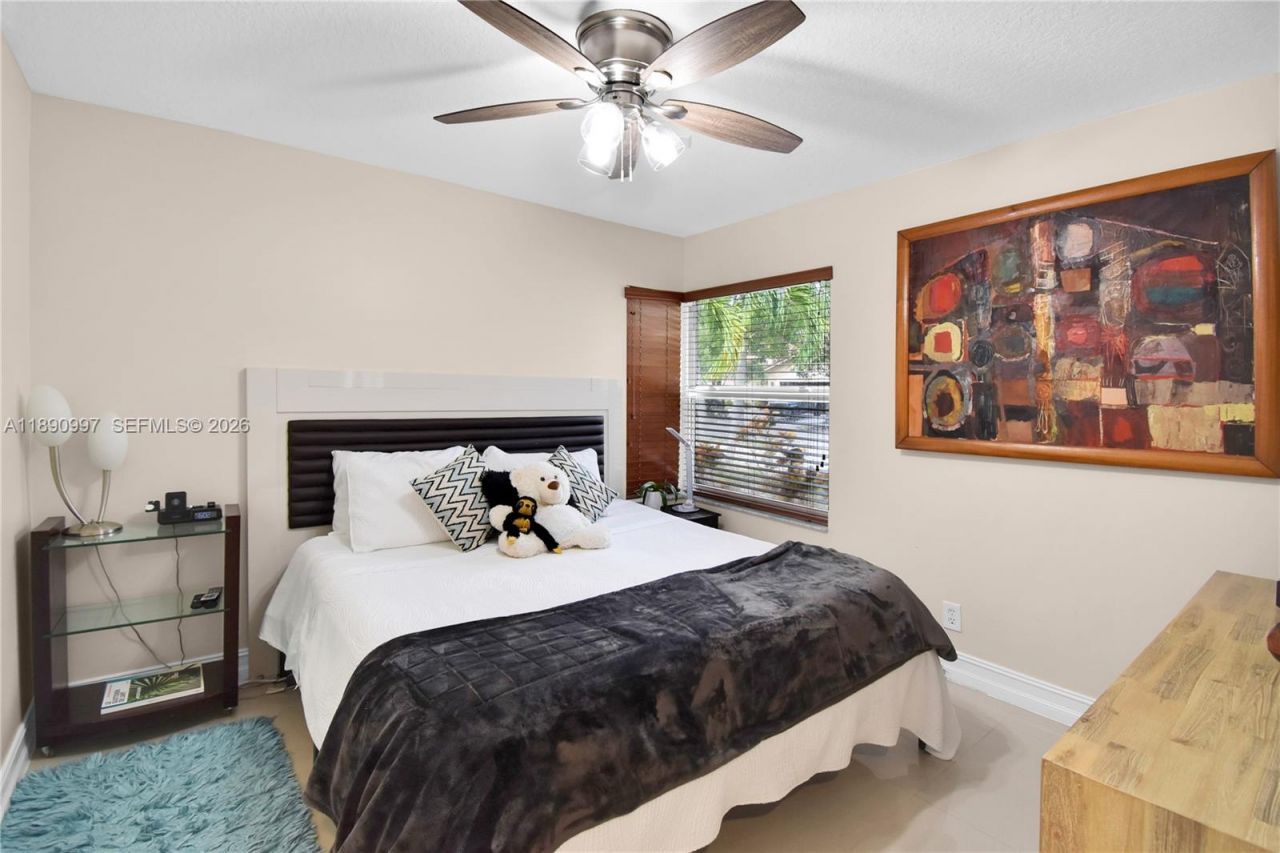 523 Stonemont Dr, Weston, FL 33326 Photo