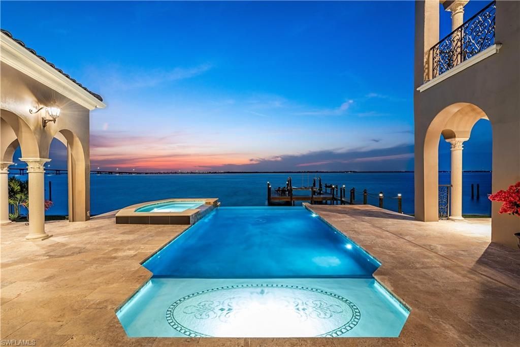 3914 W Riverside Dr, Fort Myers, FL 33901 Photo