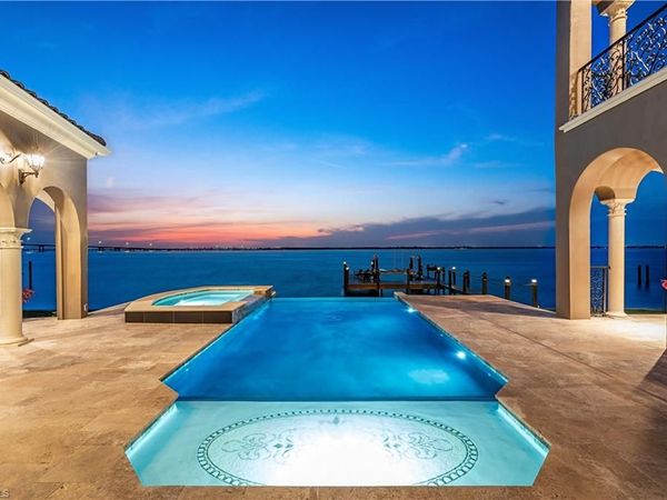 3914 W Riverside DR, FORT MYERS, FL 33901