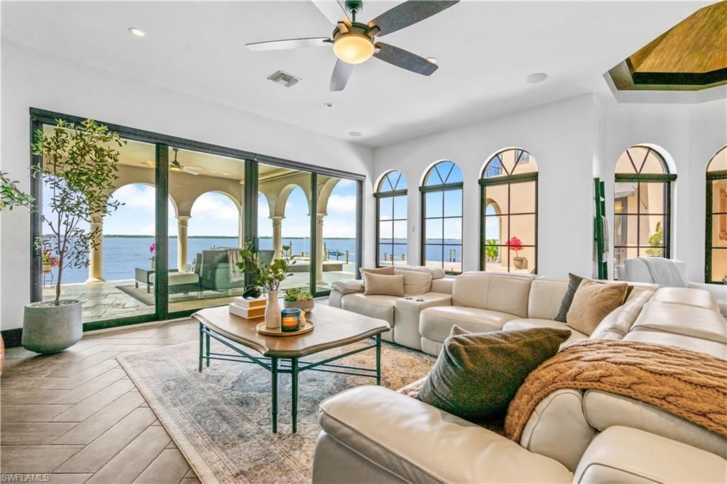 3914 W Riverside Dr, Fort Myers, FL 33901 Photo