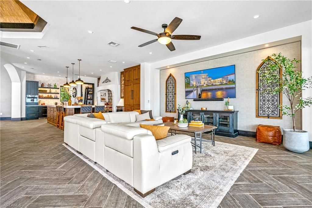 3914 W Riverside Dr, Fort Myers, FL 33901 Photo