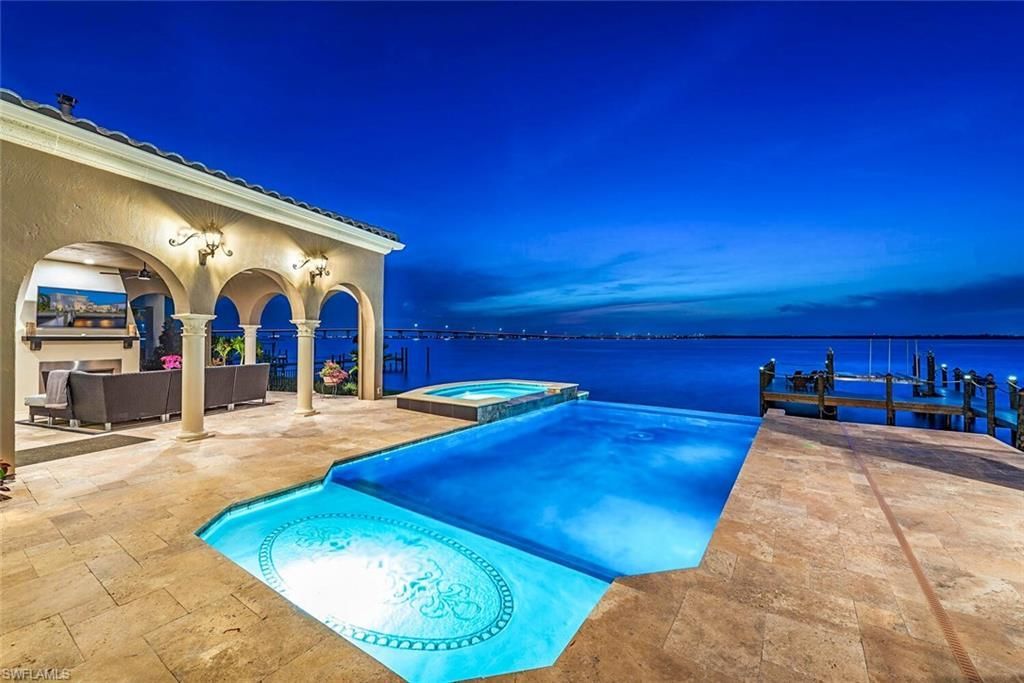 3914 W Riverside Dr, Fort Myers, FL 33901 Photo