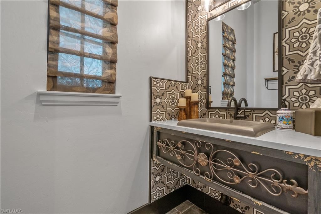 3914 W Riverside Dr, Fort Myers, FL 33901 Photo