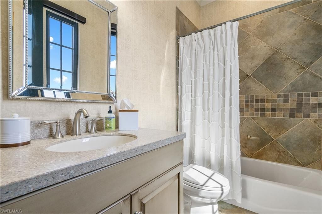 3914 W Riverside Dr, Fort Myers, FL 33901 Photo