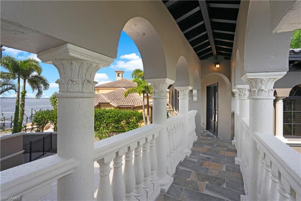 3914 W Riverside Dr, Fort Myers, FL 33901 Photo