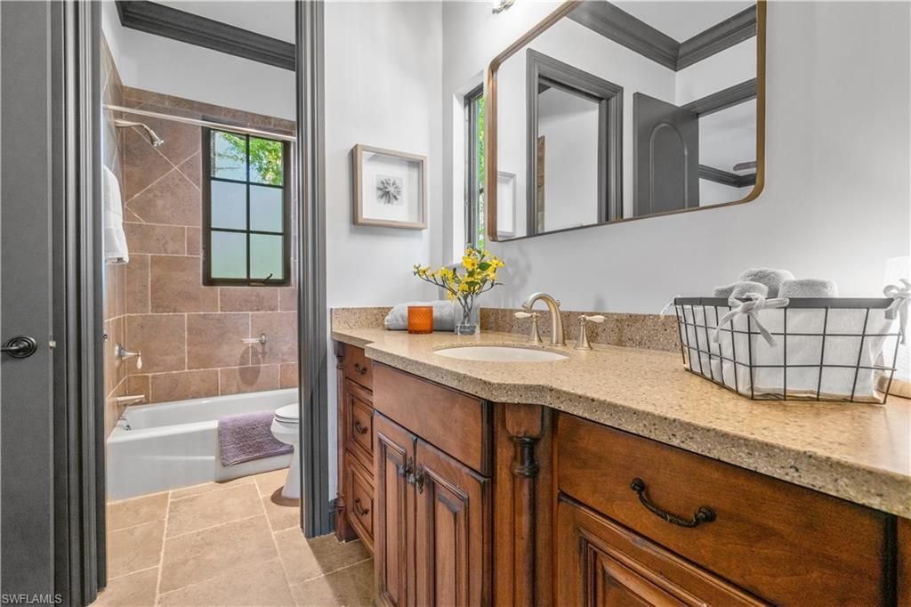 3914 W Riverside Dr, Fort Myers, FL 33901 Photo