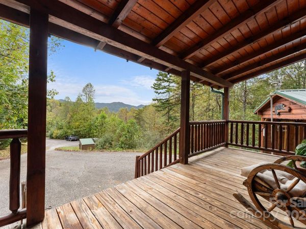 80 Slow Lane, Whittier, NC 28789