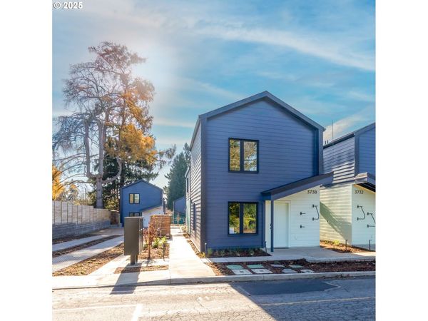 3738 SE Harvey ST, Unit 1, Milwaukie, OR 97222