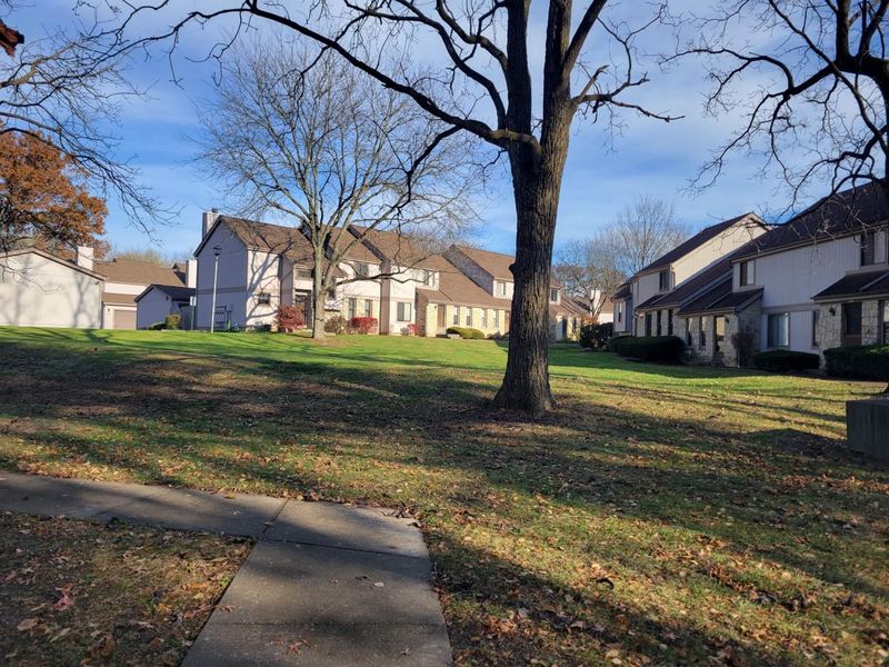 6279 Braiden Court, Columbus, OH 43213 Photo 2