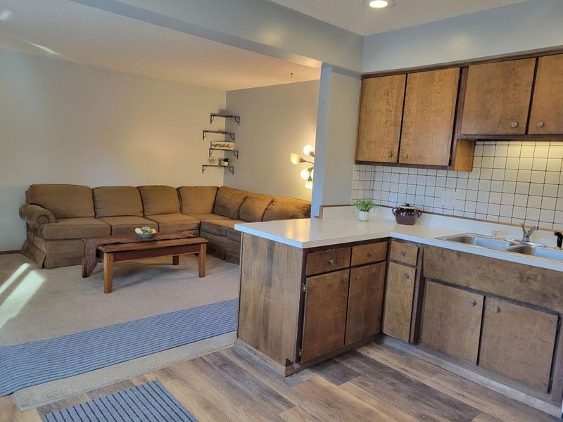 6279 Braiden Court, Columbus, OH 43213 Photo 4