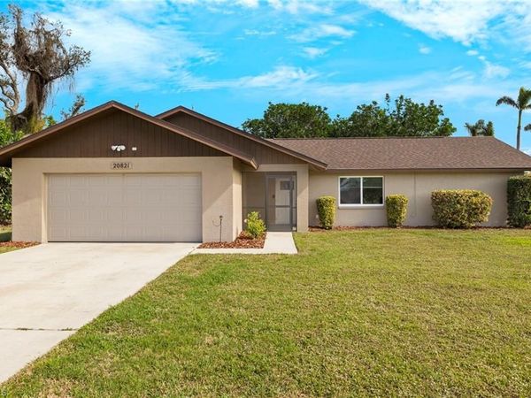 20821 Coconut DR, ESTERO, FL 33928